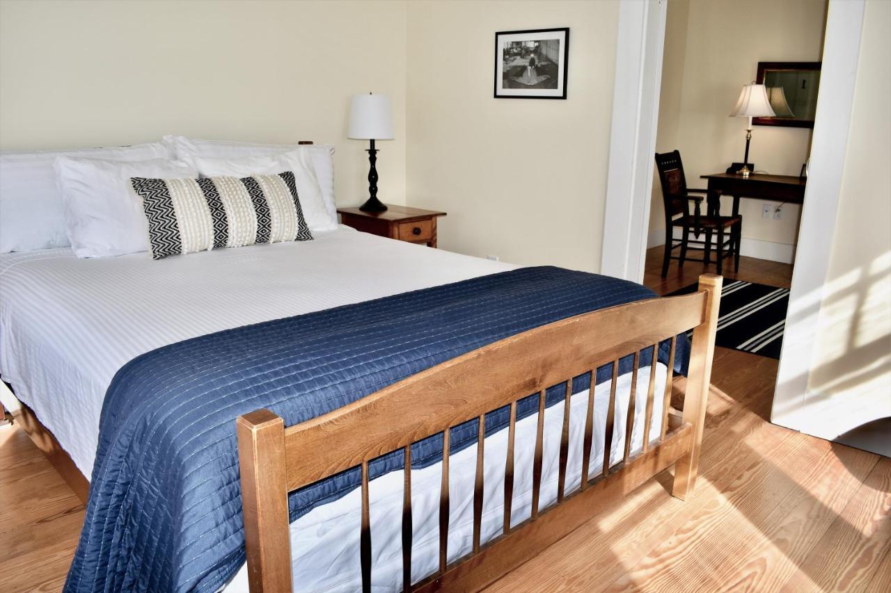 East Wind Inn & Suites Tenants Harbor 外观 照片