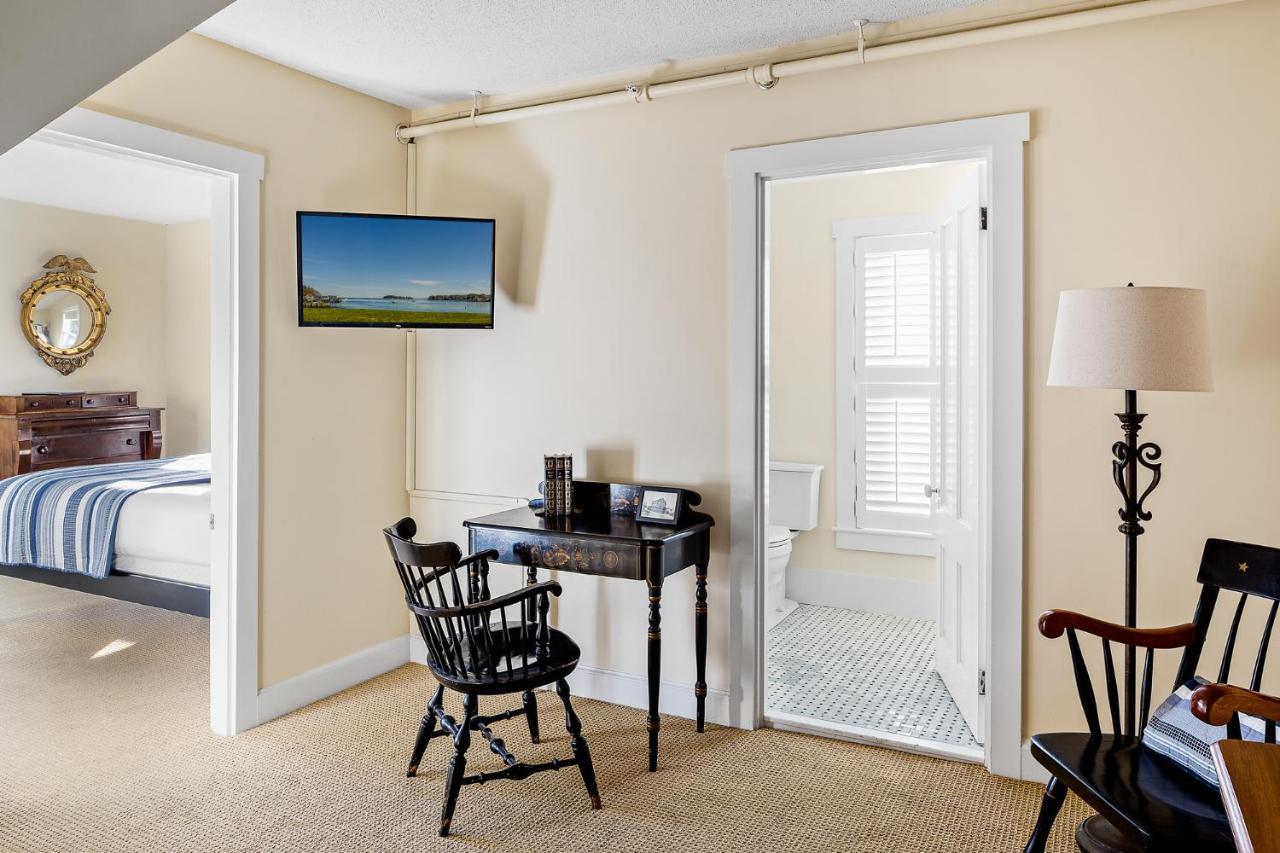 East Wind Inn & Suites Tenants Harbor 外观 照片
